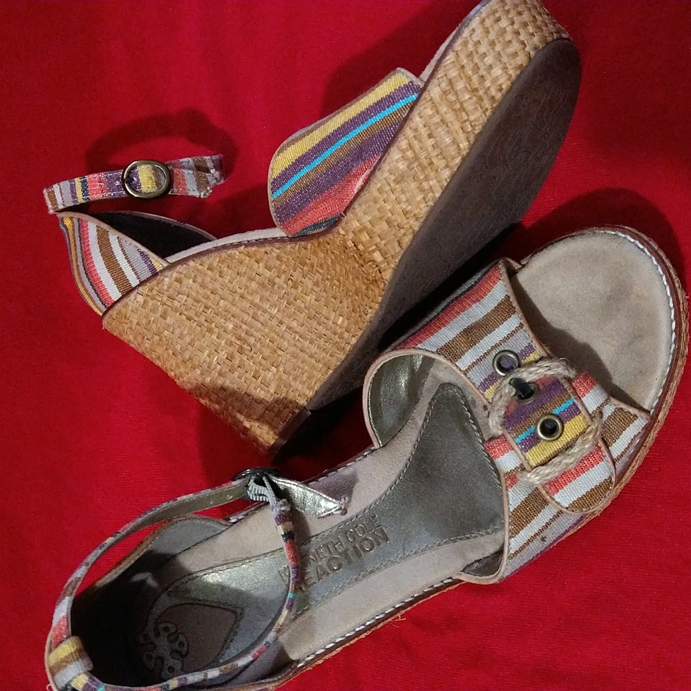 Kenneth Cole Reaction Sandal Wedge